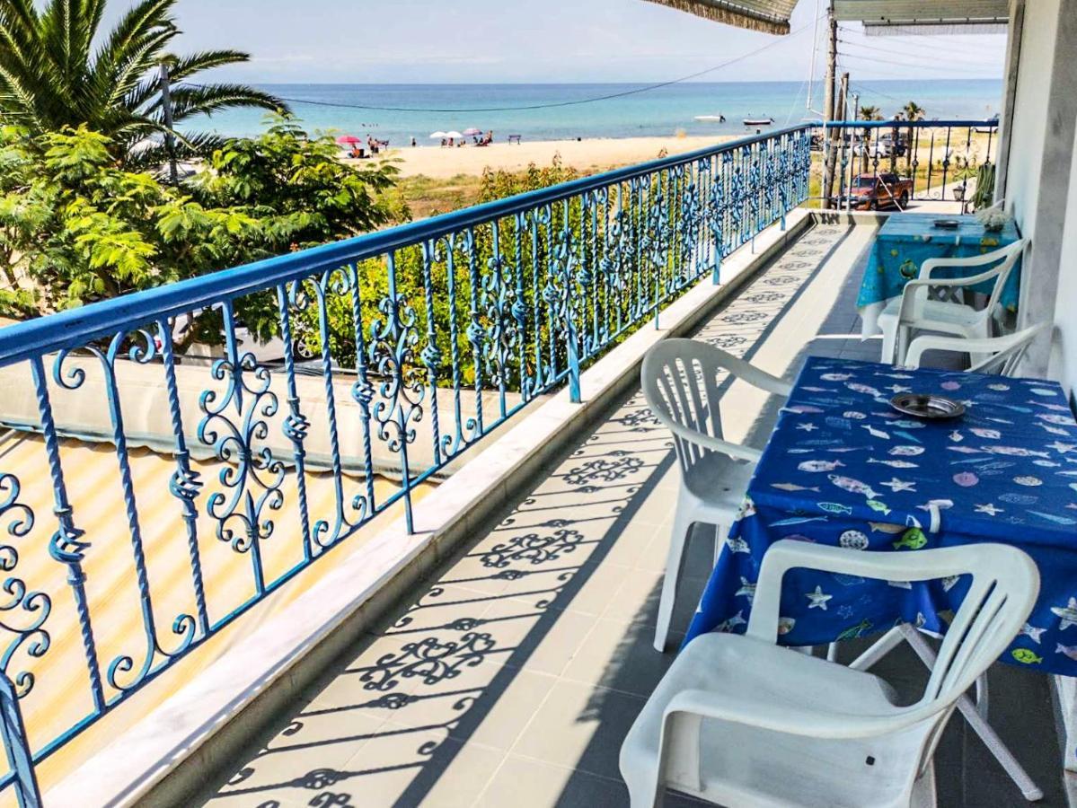 Galinis' Sea Front Studios Nea Kallikrateia Экстерьер фото