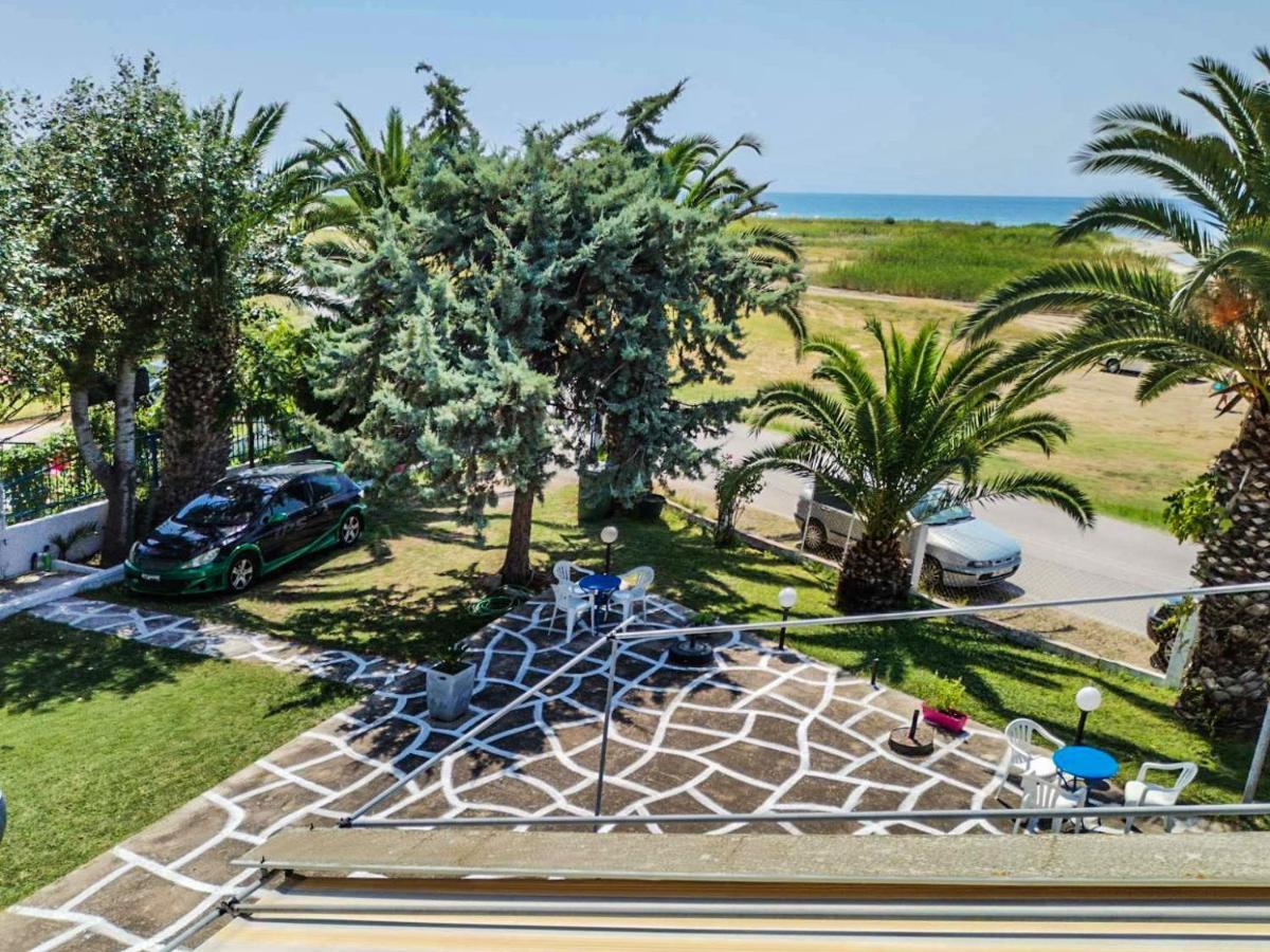 Galinis' Sea Front Studios Nea Kallikrateia Экстерьер фото