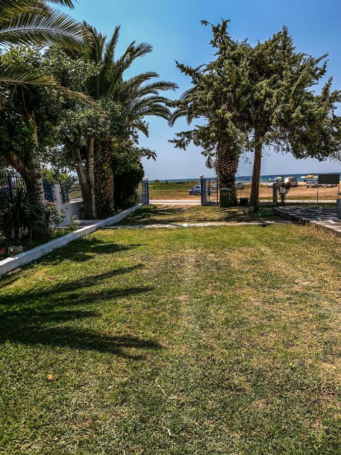 Galinis' Sea Front Studios Nea Kallikrateia Экстерьер фото